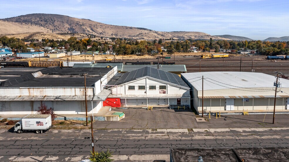 More Photos Of 615 S Spring St, Klamath Falls Warehouse For Lease