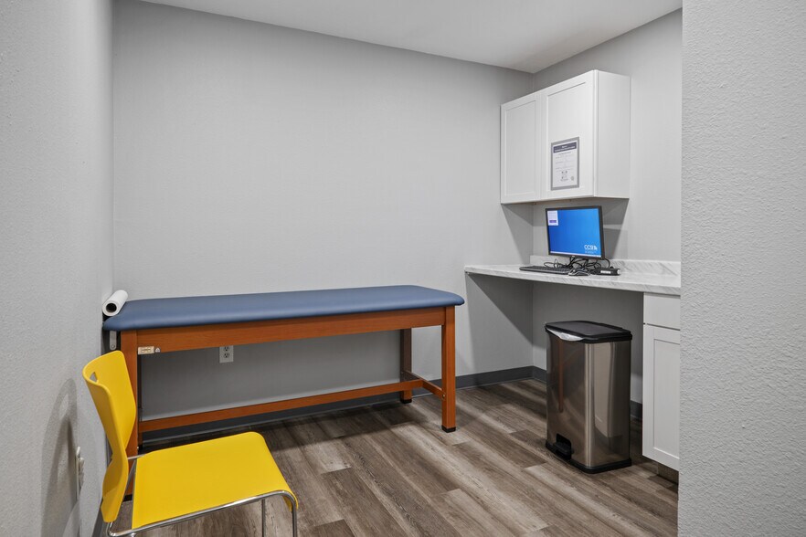 More Photos Of 7008 Jason Dr, Zephyrhills Medical For Sale