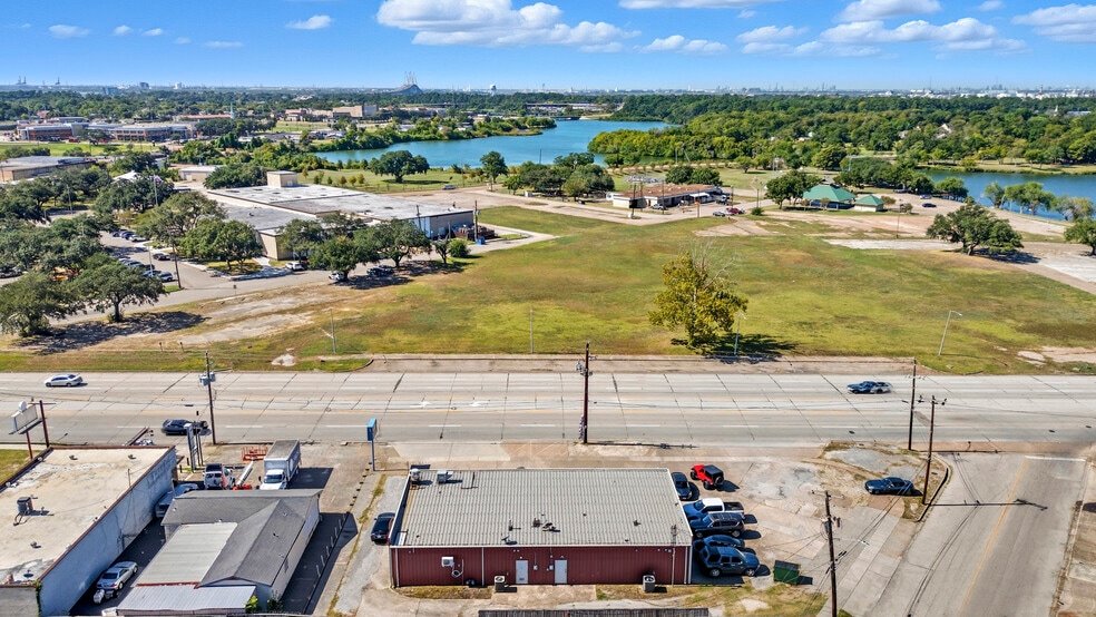 More Photos Of 1024 Decker Dr, Baytown General Retail For Sale