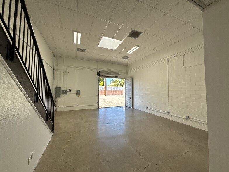 More Photos Of 2607 W Olive Ave, Burbank Office For Lease