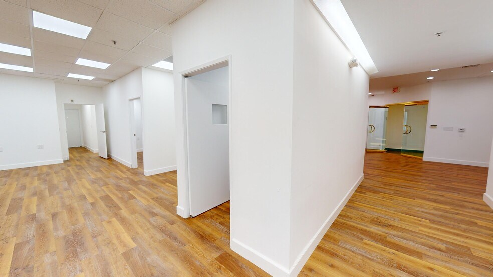 More Photos Of 1415 W Magnolia Blvd, Burbank Office Residential For Lease