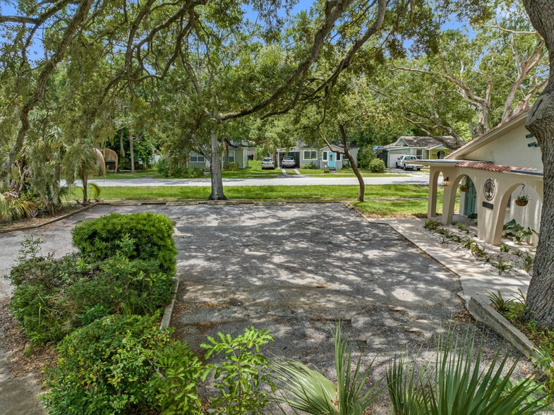 More Photos Of 3960 12th St, Saint Petersburg Apartments For Sale
