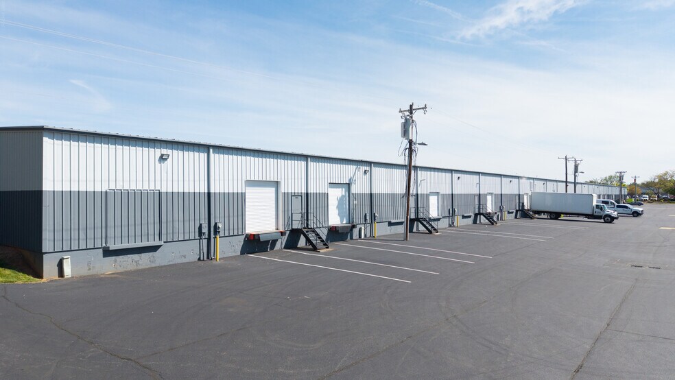 More Photos Of 1301 South Park Dr, Kernersville Warehouse For Lease