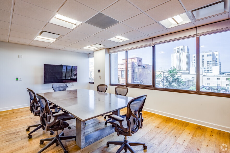 More Photos Of 600 Cleveland St, Clearwater Office For Lease