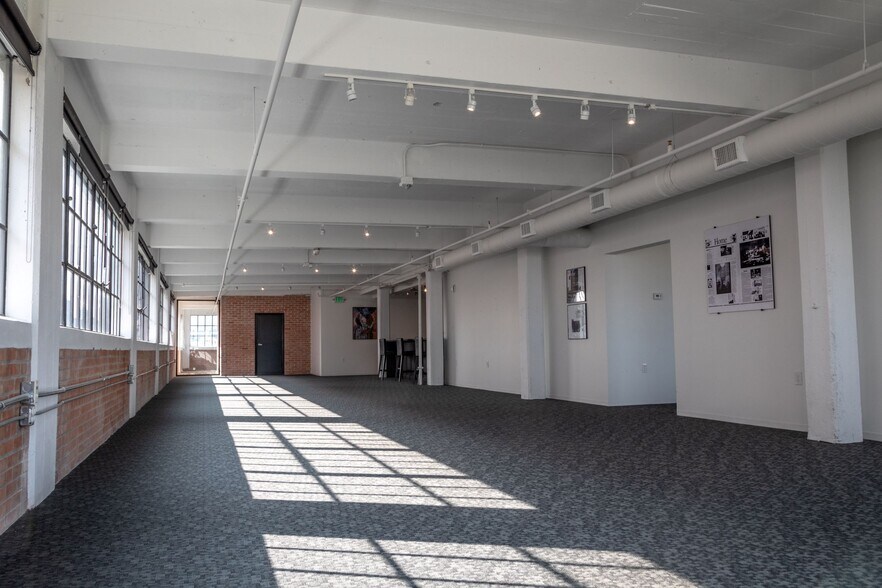 More Photos Of 800 Sampson St, Houston Loft Creative Space For Lease