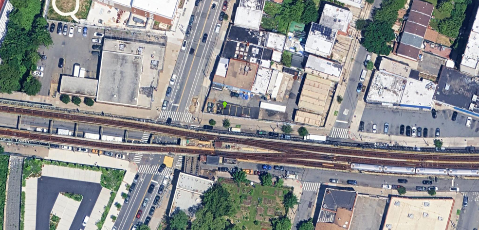 Primary Photo Of 575 Westchester Ave, Bronx Land For Lease