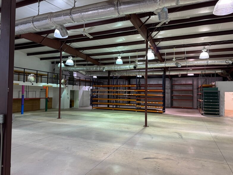 More Photos Of 5200 N Santa Fe Ave, Oklahoma City Manufacturing For Lease