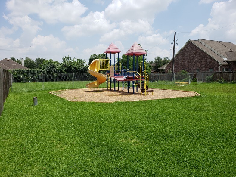 More Photos Of 1803 Kenwick Pl, Pasadena Daycare Center For Sale