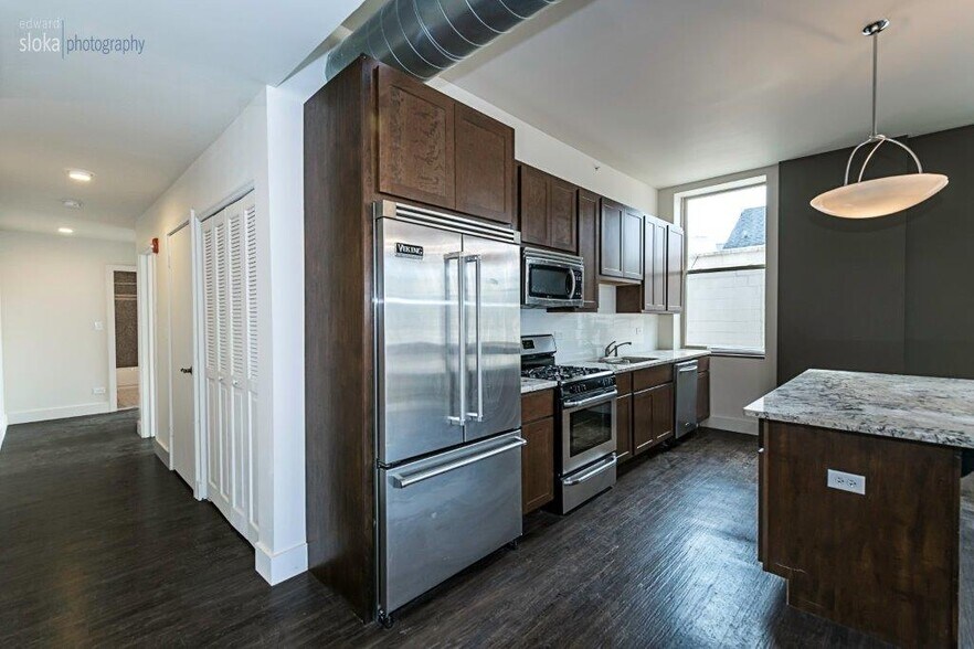 More Photos Of 95 Grant St, Crystal Lake Apartments For Sale