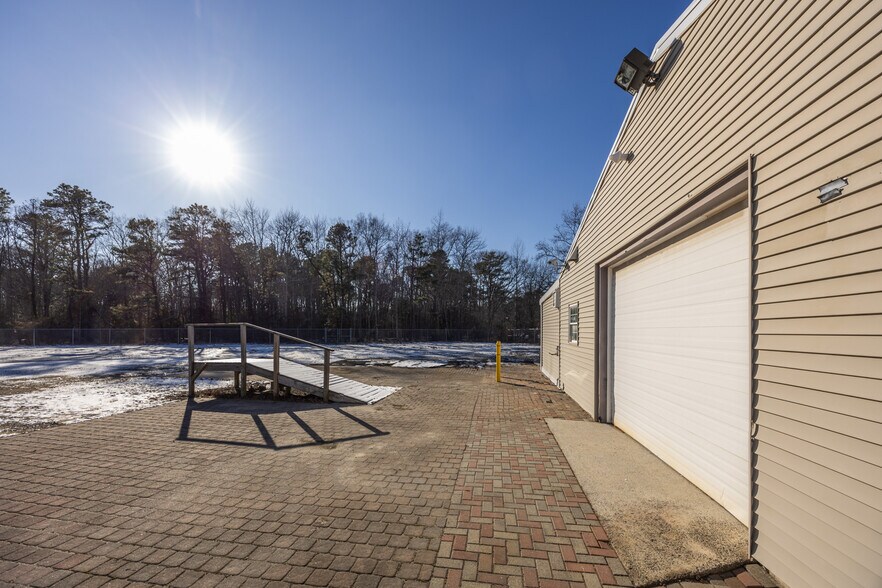 More Photos Of 320 Tilton Rd, Northfield Warehouse For Lease