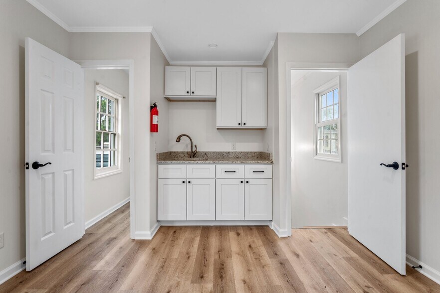 More Photos Of 609 Carteret St, Beaufort Storefront Retail Residential For Lease