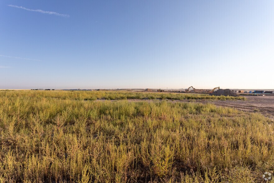 More Photos Of SEC E 64th Ave & E-470, Aurora Distribution For Sale