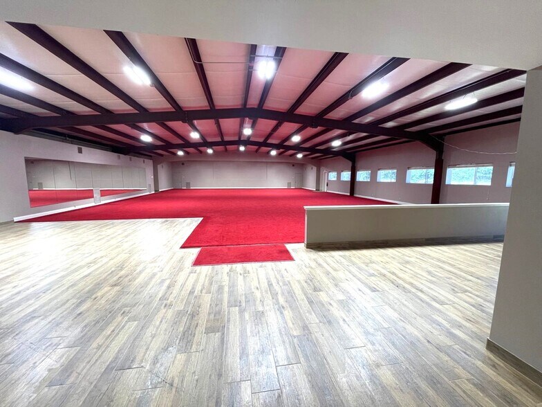 More Photos Of 37937 FM 1774 Rd, Magnolia Warehouse For Lease