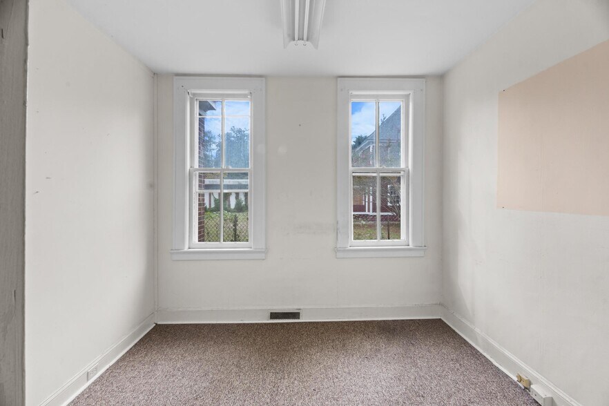 More Photos Of 105 Lancaster St SW, Aiken Loft Creative Space For Lease