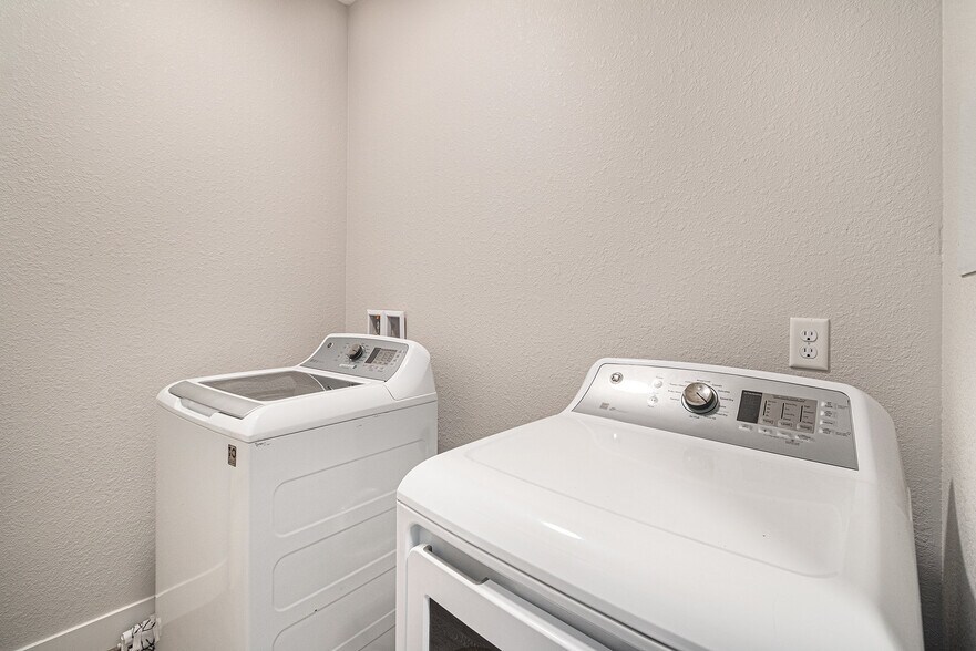 More Photos Of 7935 6th St, Wellington Office Residential For Sale