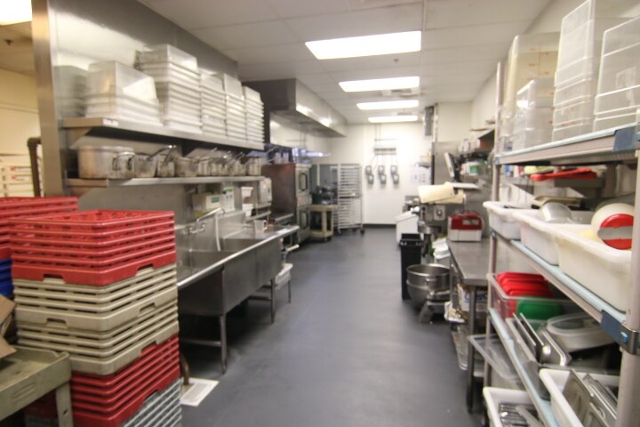 More Photos Of 15300 Ventura Blvd, Sherman Oaks Office For Lease