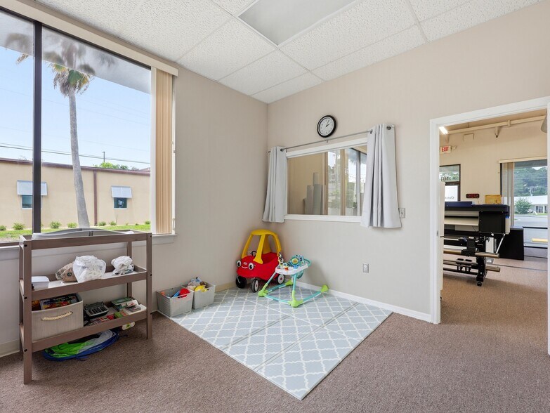 More Photos Of 4425 US Highway 1 S, Saint Augustine Light Distribution For Sale