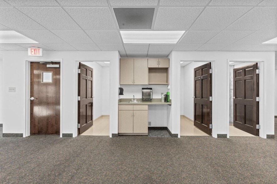 More Photos Of 1701 Louisville Dr, Knoxville Light Distribution For Lease