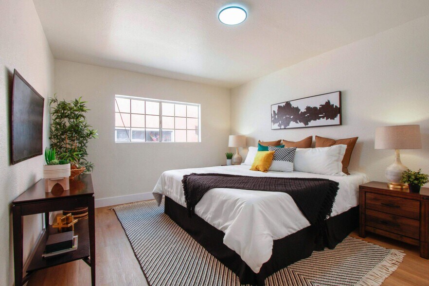 More Photos Of 6337 10th Ave, Los Angeles Apartments For Sale