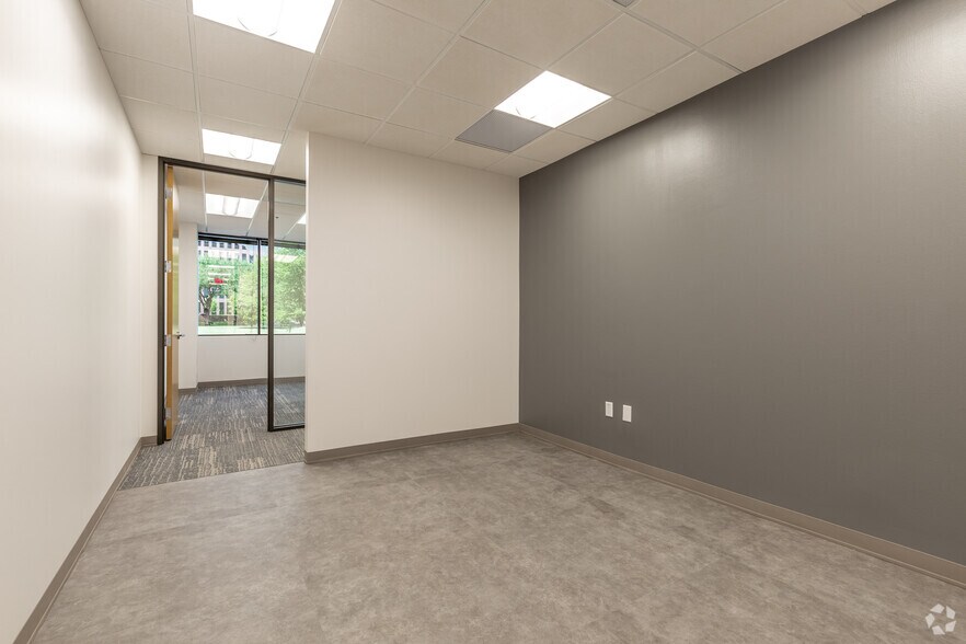 More Photos Of 8140 Walnut Hill Ln, Dallas Office For Lease