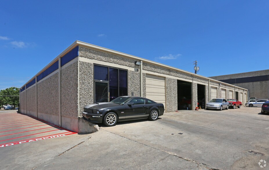 More Photos Of 10609 Metric Blvd, Austin Warehouse For Lease