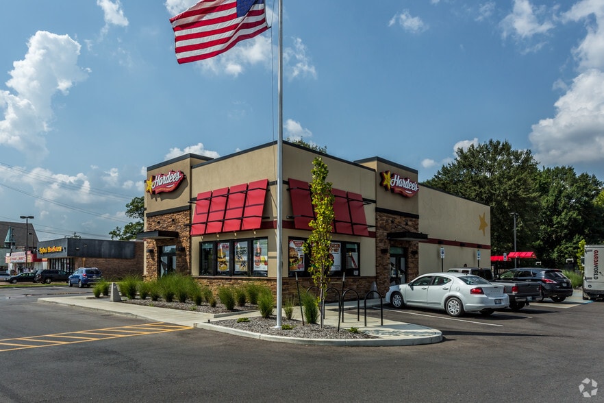 Primary Photo Of 4628 Summer Ave, Memphis Fast Food For Lease