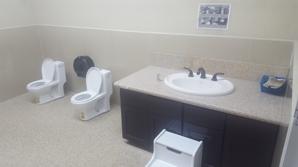 More Photos Of 2755 Flat Shoals Rd, College Park Daycare Center For Sale