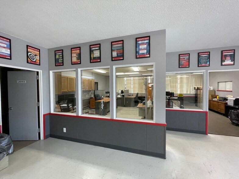 More Photos Of 555 N Center St, Casper Service For Lease