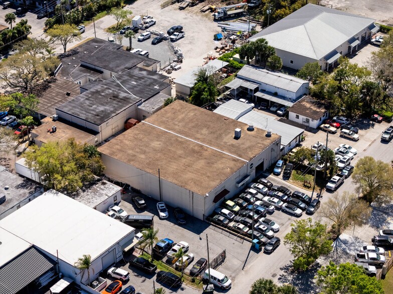 More Photos Of 700 Jackson Ave, Winter Park Manufacturing For Sale