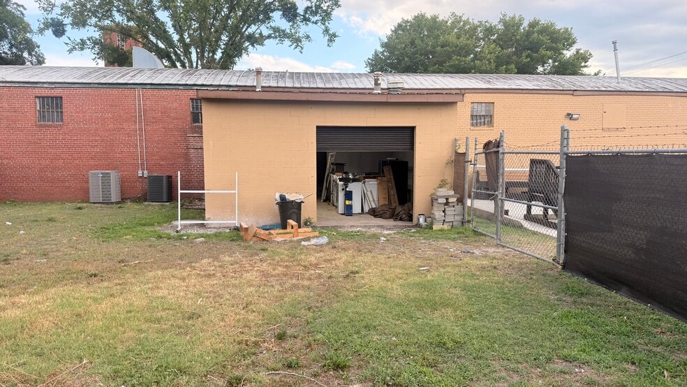 More Photos Of 312 N Center St, Goldsboro Freestanding For Sale