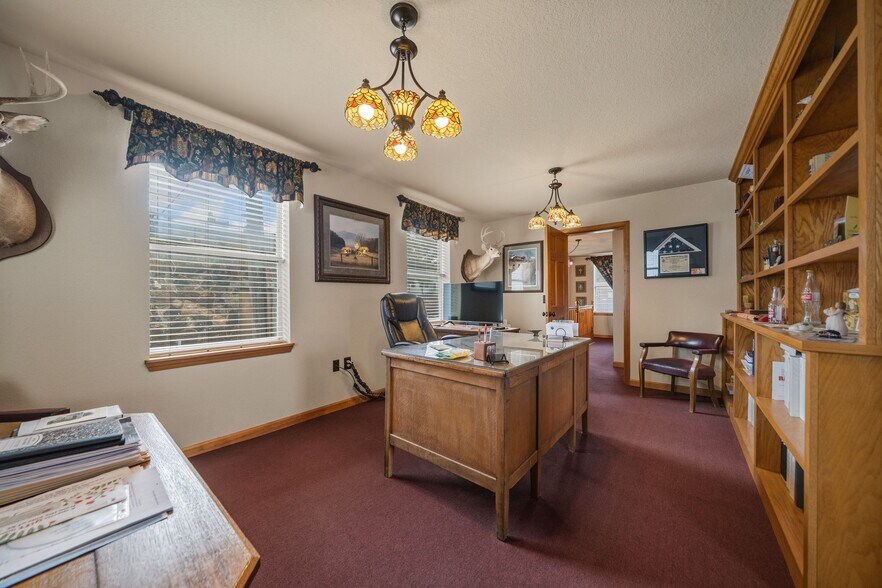 More Photos Of 104 N 3rd St, Heber Springs Office For Sale