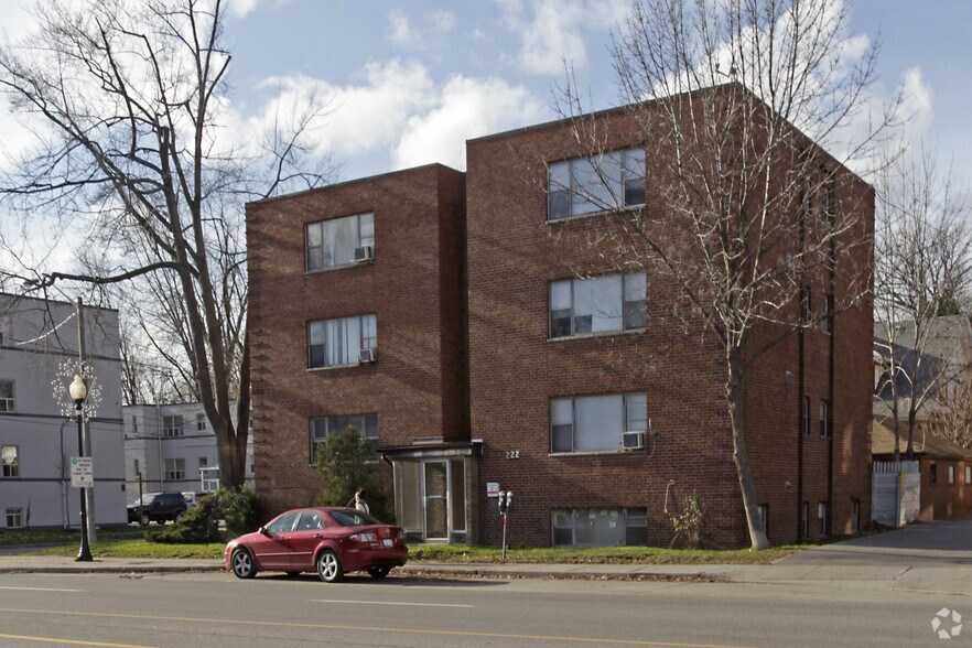 Primary Photo Of 222 Lakeshore Rd E, Mississauga Apartments For Sale