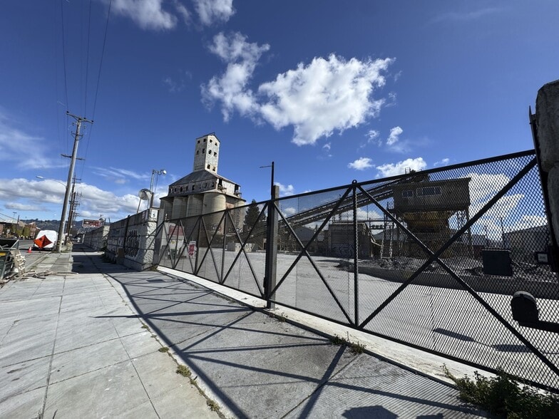 More Photos Of 2400 Peralta St, Oakland Land For Sale