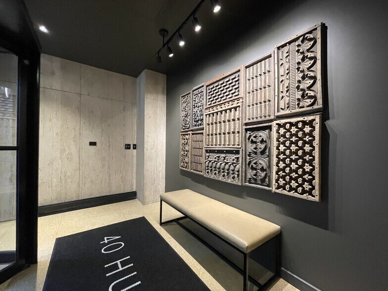 More Photos Of 40 E Huron St, Chicago Office For Lease