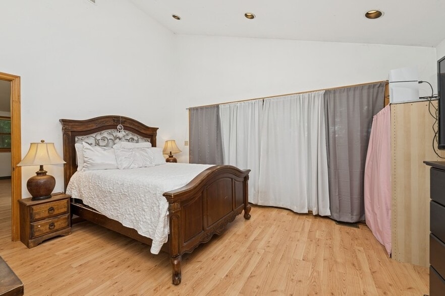 More Photos Of W1800 County Road B, Genoa City Specialty For Sale