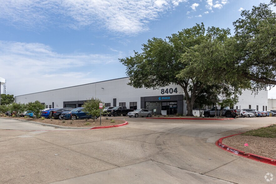 More Photos Of 8400 Esters Blvd, Irving Unknown For Lease