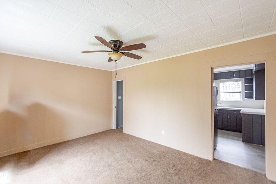 More Photos Of 2809 Market St, Baytown Office Residential For Lease