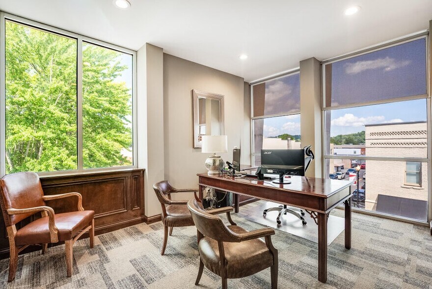 More Photos Of 1441 N Market St, Dayton Office For Sale