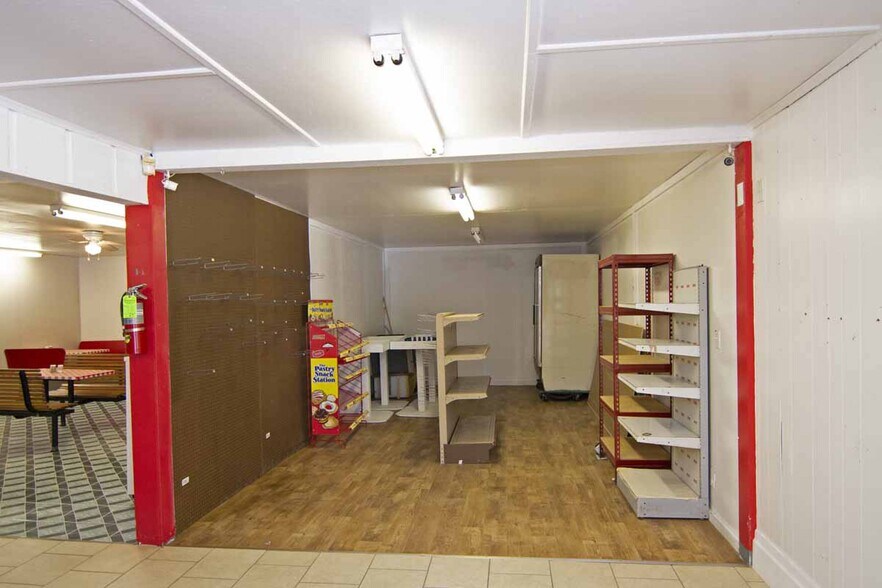 More Photos Of 4830 Highland Trl, Alderson General Retail For Sale