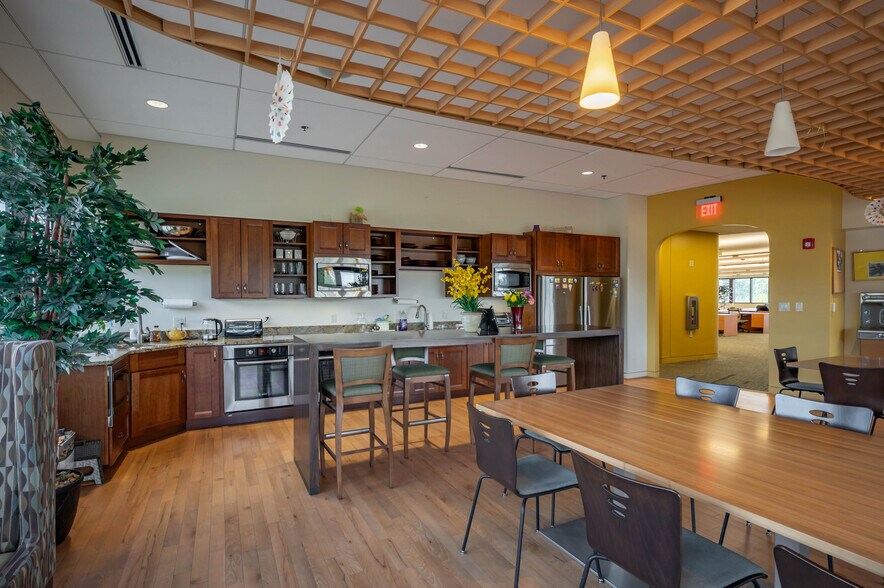 More Photos Of 6 Kitty Hawk Lndg, Londonderry Office For Sale