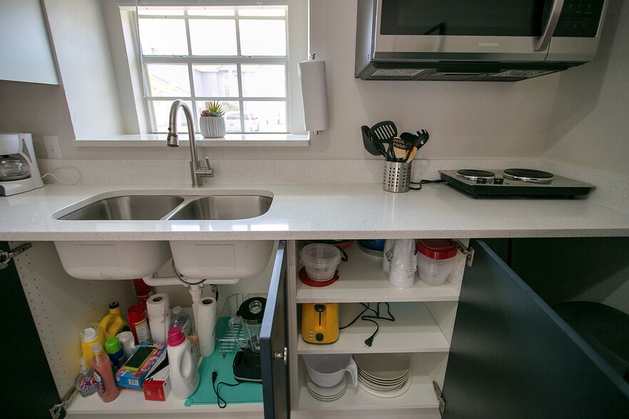 More Photos Of 141 Coco Plum Dr, Davenport Apartments For Sale