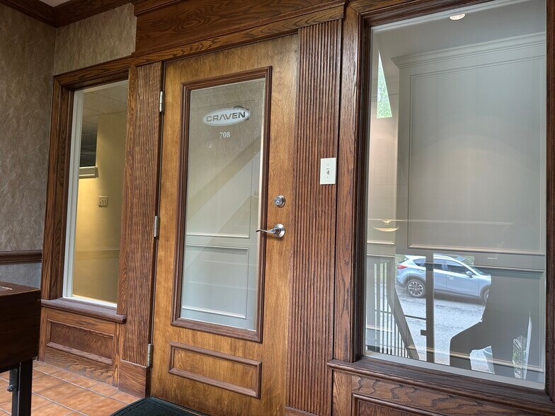 More Photos Of 700 McKnight Park Dr, Pittsburgh Office For Sale