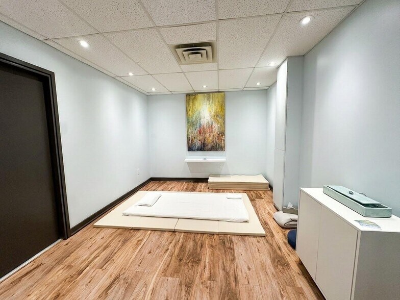 More Photos Of 315 Avenue Rd, Toronto Apartments For Sale