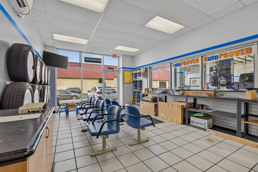 More Photos Of 708 N 18th St, Allentown Auto Repair For Lease