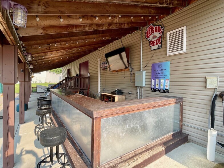More Photos Of 2002 Midway Rd, Menomonie Restaurant For Sale