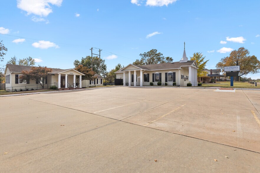 More Photos Of 1501 W Main St, Collinsville Funeral Home For Sale