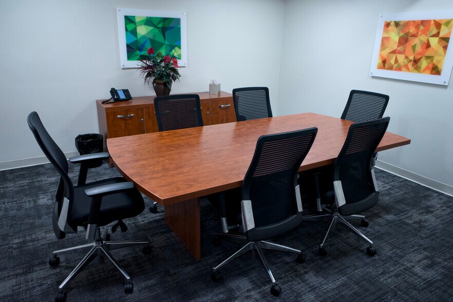 More Photos Of 110 E 59th St, New York Coworking Space