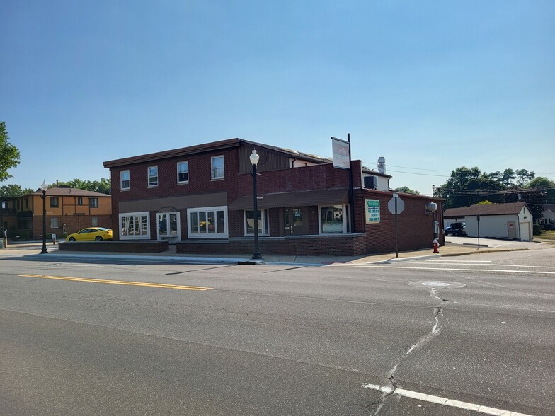 Primary Photo Of 531-533 N Main St, Canton Storefront Retail Residential For Sale