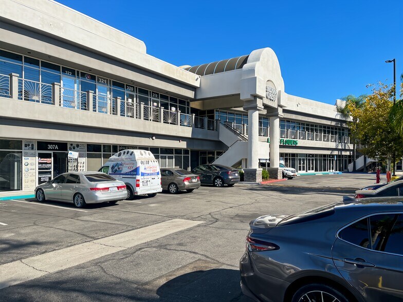 More Photos Of 27125 Sierra Hwy, Santa Clarita Coworking Space