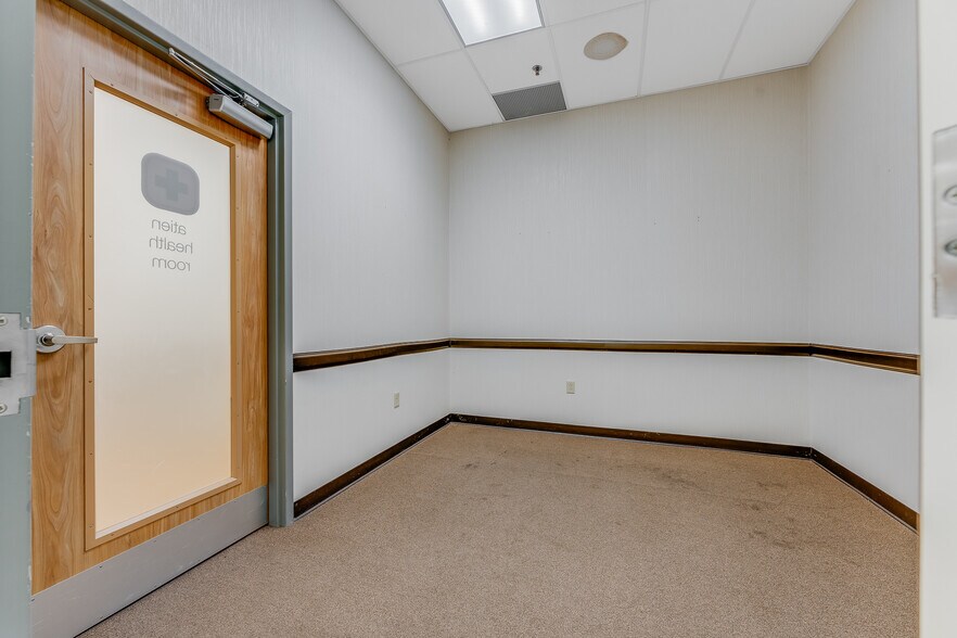 More Photos Of 19254 Seneca Trl, Marlinton Drugstore For Sale